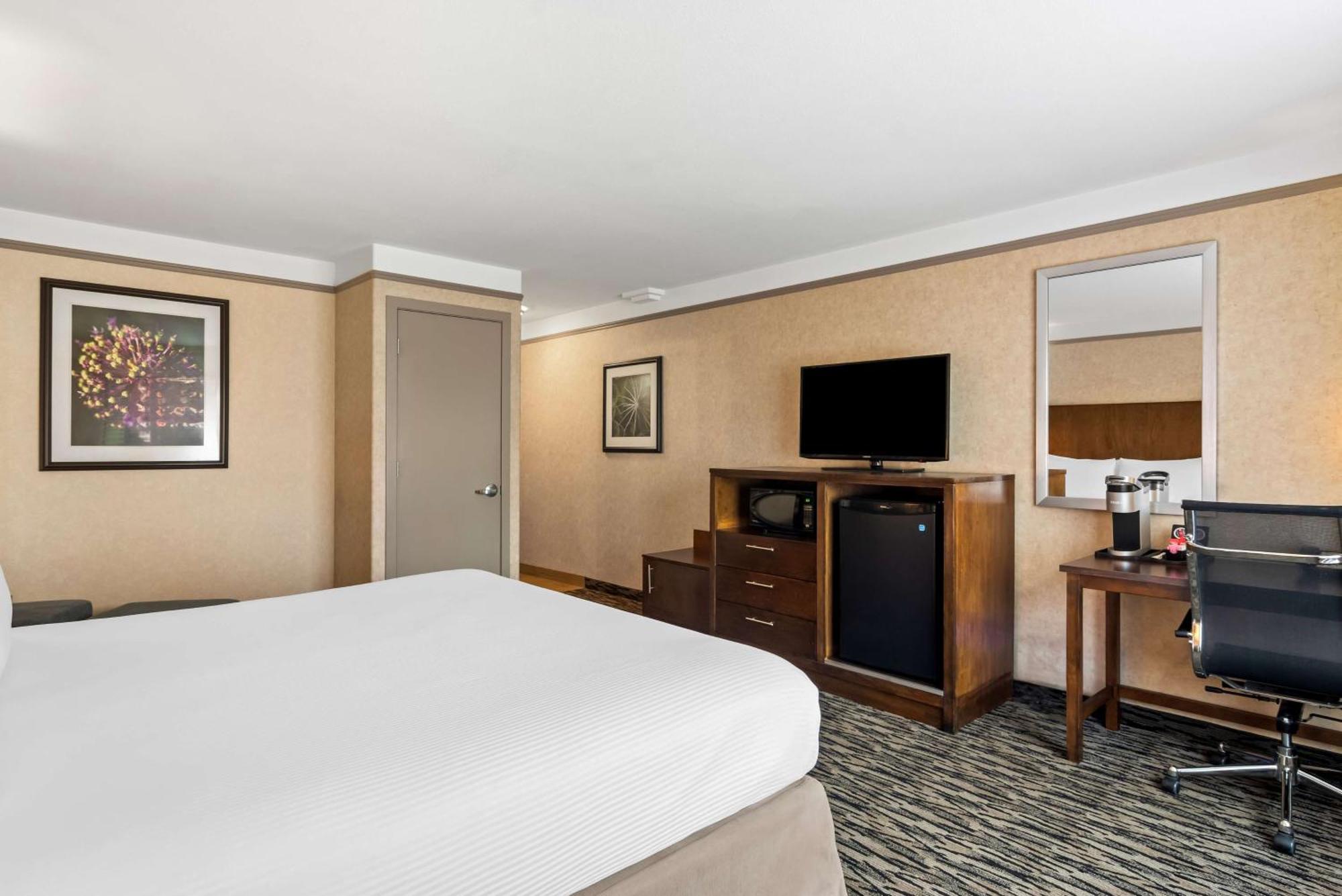 Best Western Plus Pitt Meadows Inn & Suites Exterior foto