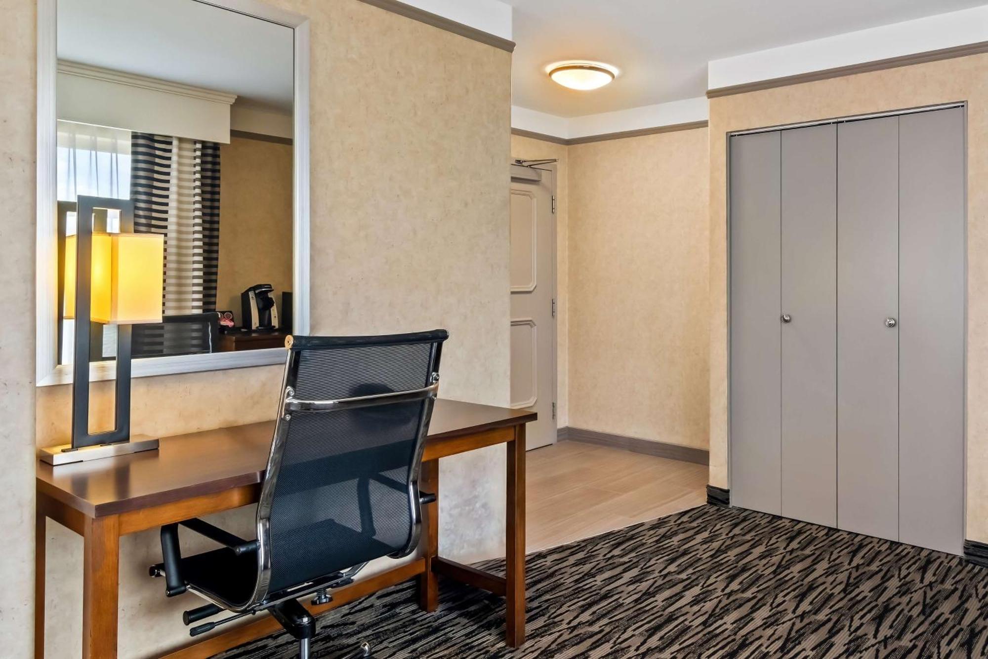 Best Western Plus Pitt Meadows Inn & Suites Exterior foto